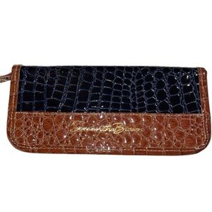 Samantha Brown travel wallet with beautiful stamp and travel motif. WLT 4